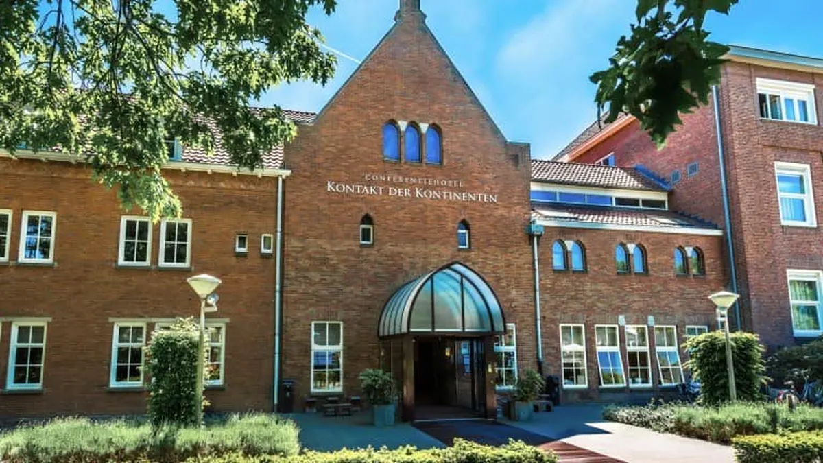 Hotel Kontakt der Kontinenten — hoofdfoto