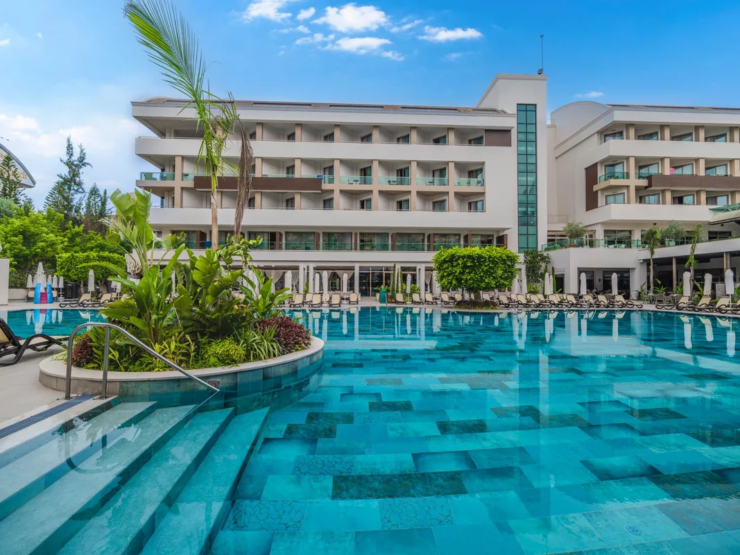 Port Side Resort Hotel — hoofdfoto