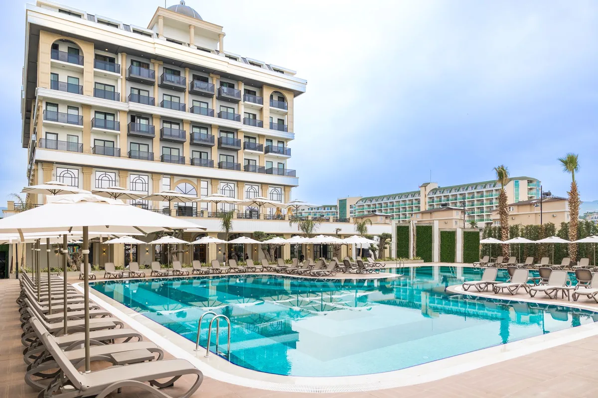 Serenity Queen Hotel — hoofdfoto
