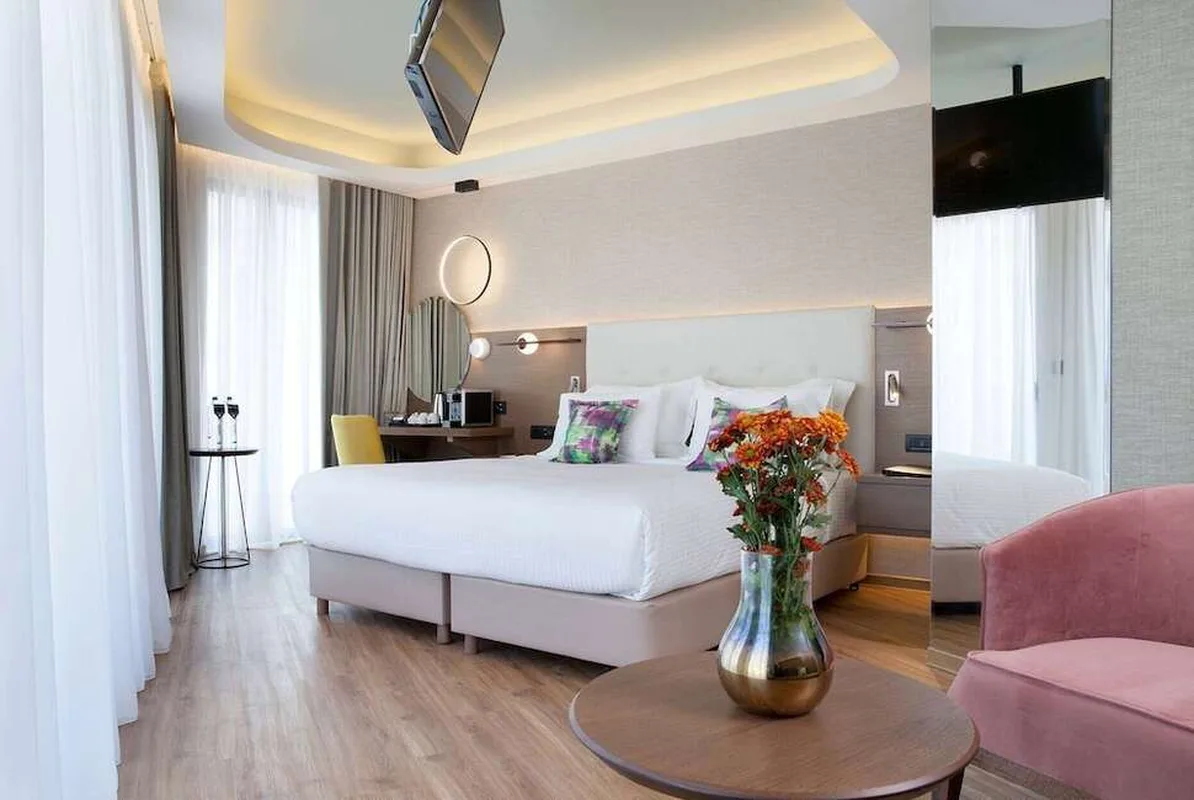 Zeus Essence Wyndham Athens Residence — hoofdfoto