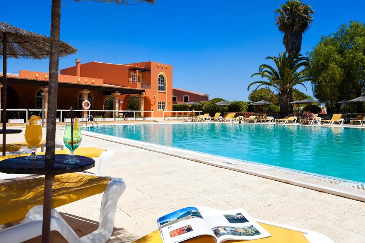 Colina Village — hoofdfoto