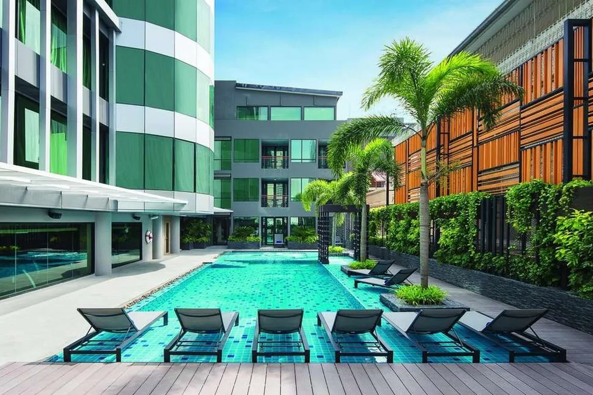 Solitaire Bangkok Sukhumvit 11 by Kingston Ho — hoofdfoto