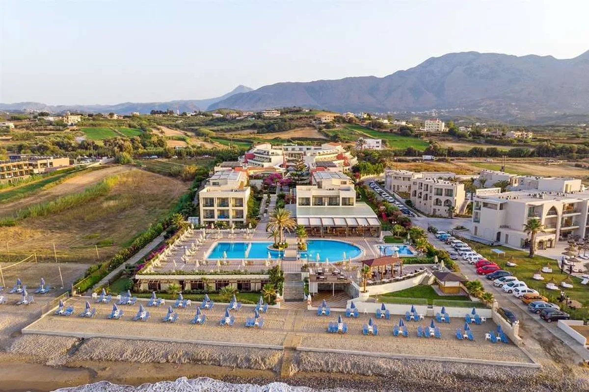 Hydramis Palace Resort — hoofdfoto