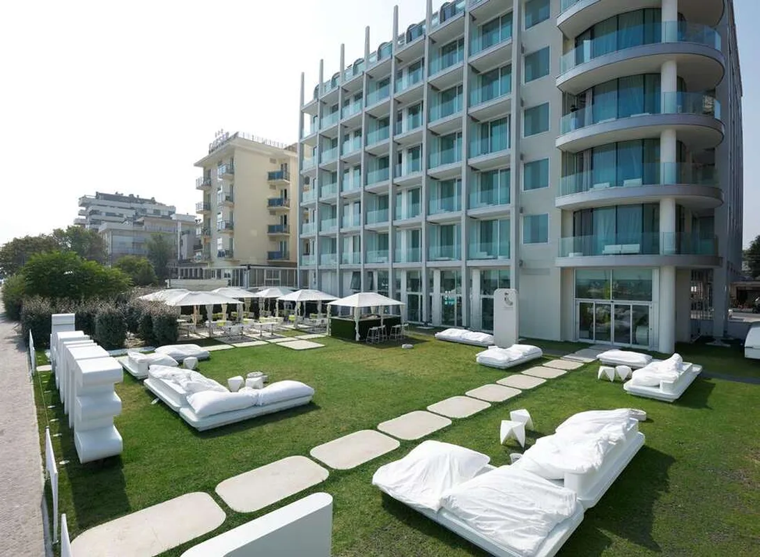I-Suite Hotel — hoofdfoto