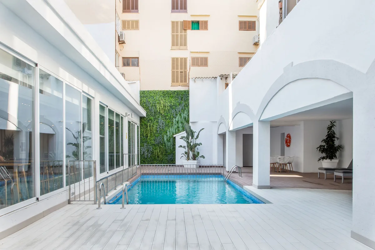 Planet One Hotel — hoofdfoto