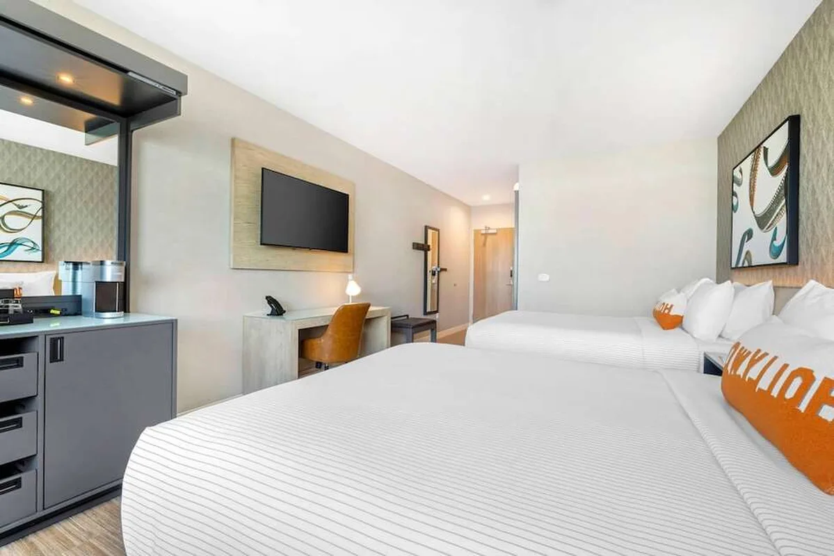 Cambria Hotel Burbank Airport — hoofdfoto
