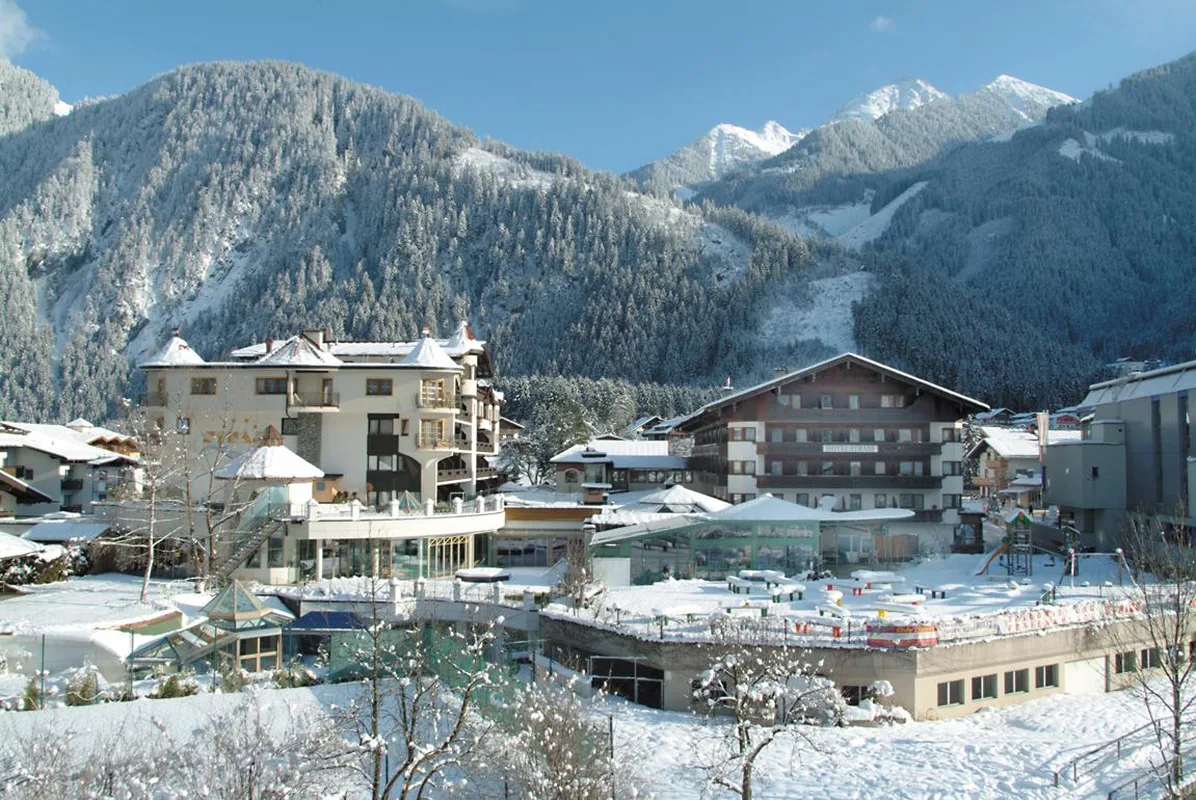 Hotel Strass — hoofdfoto