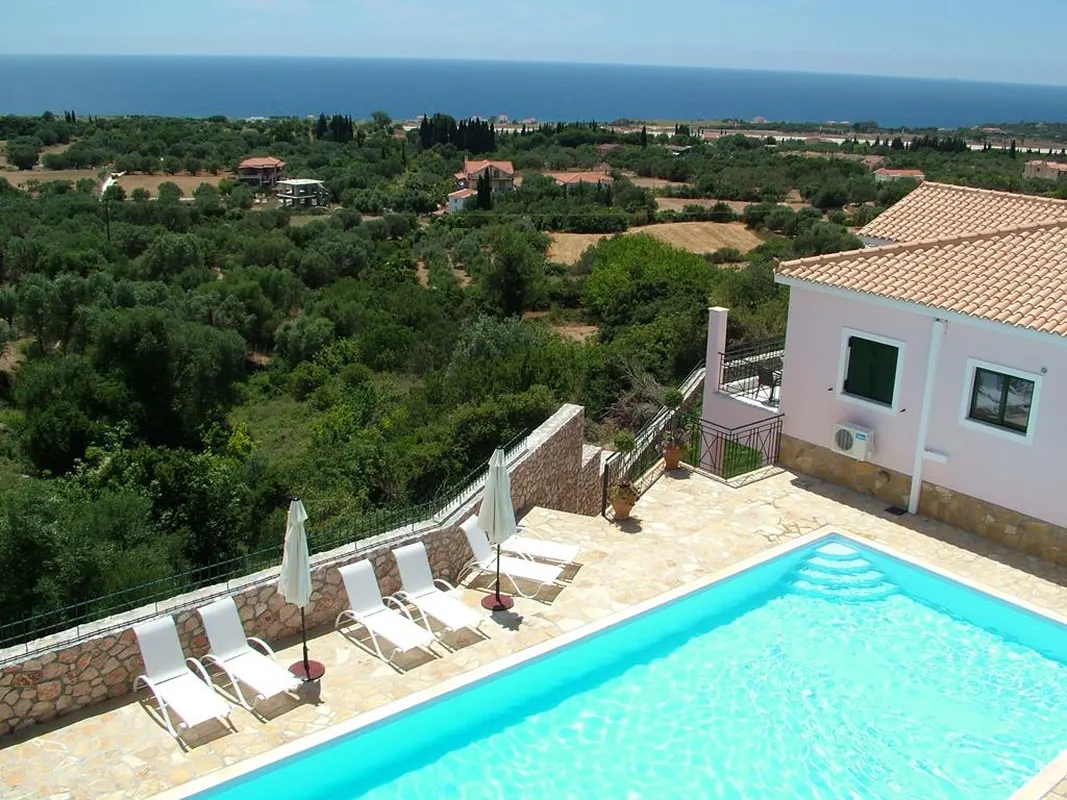 Sarantos Pool Suites — hoofdfoto