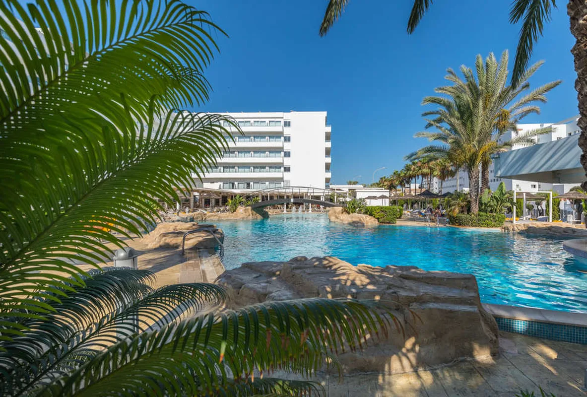 Tasia Maris Beach Hotel — hoofdfoto