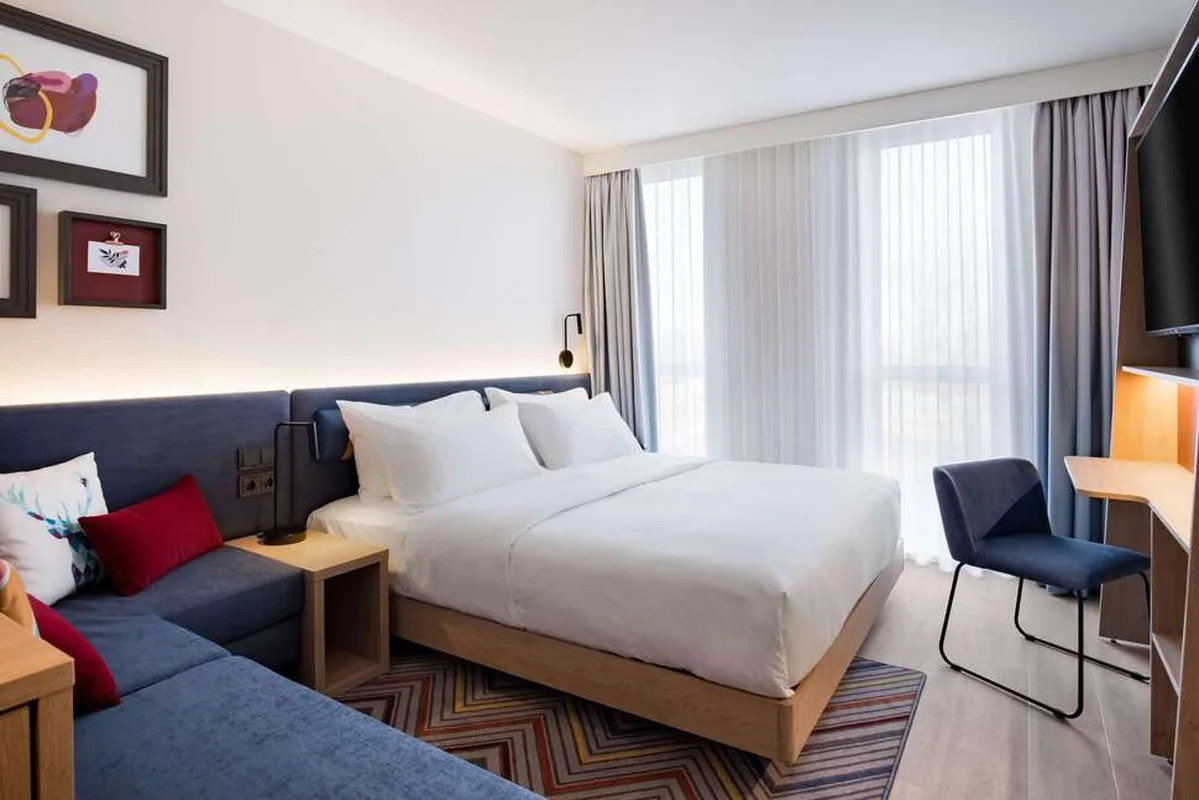 Hampton by Hilton Riga Airport — hoofdfoto