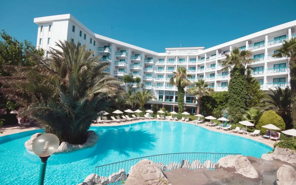 Tropical Beach — hoofdfoto