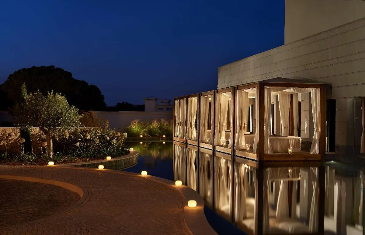 Conrad Algarve, hoofdfoto