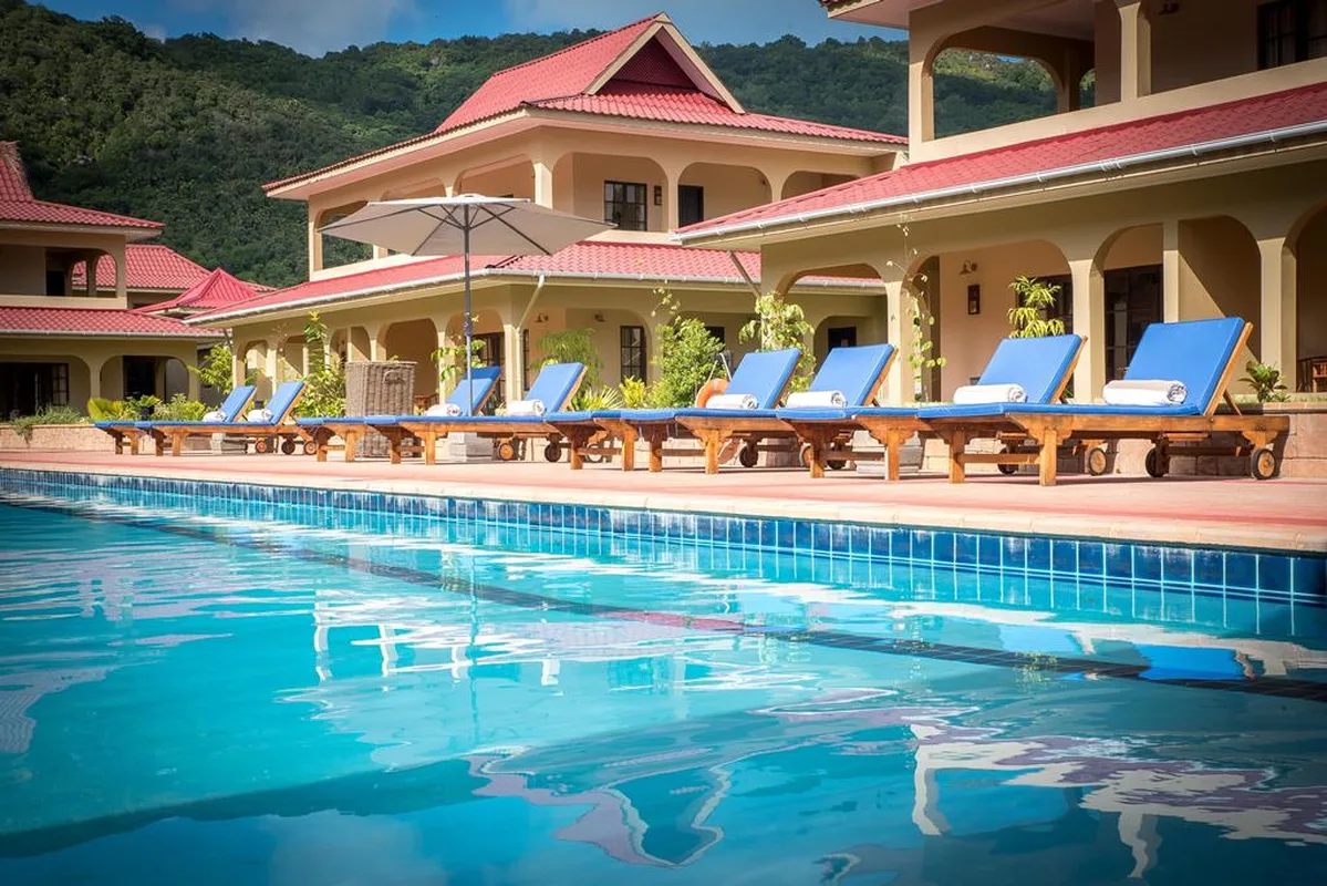 The Oasis Hotel Restaurant & Spa — hoofdfoto