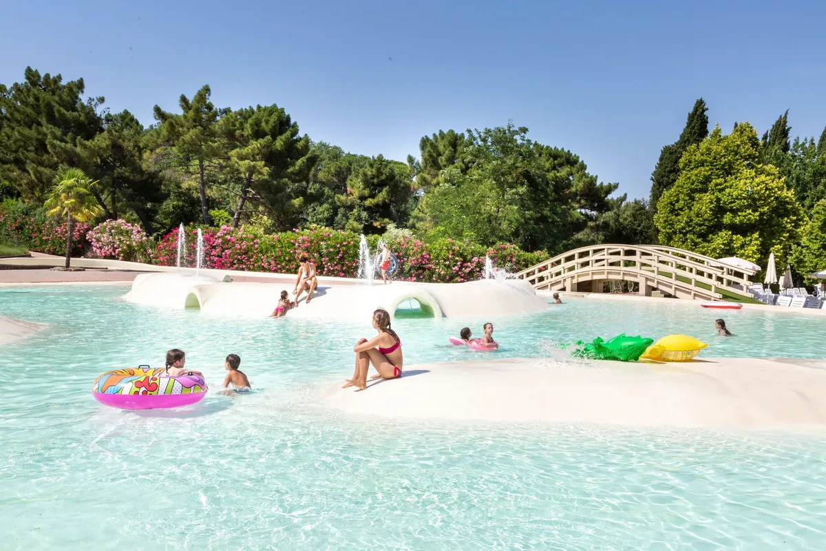 Camping hu Norcenni Girasole Village, hoofdfoto