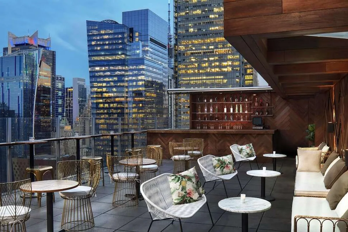 Doubletree by Hilton New York Times Square West — hoofdfoto