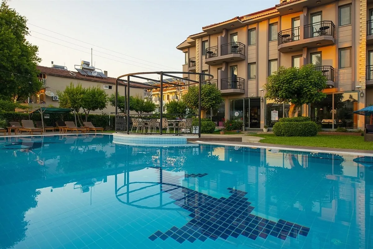 Golden Moon Hotel — hoofdfoto