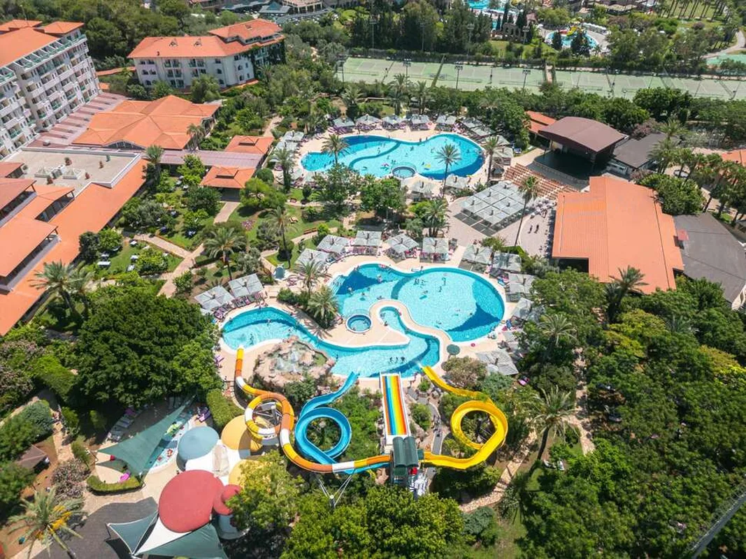 Belconti Resort Hotel — hoofdfoto