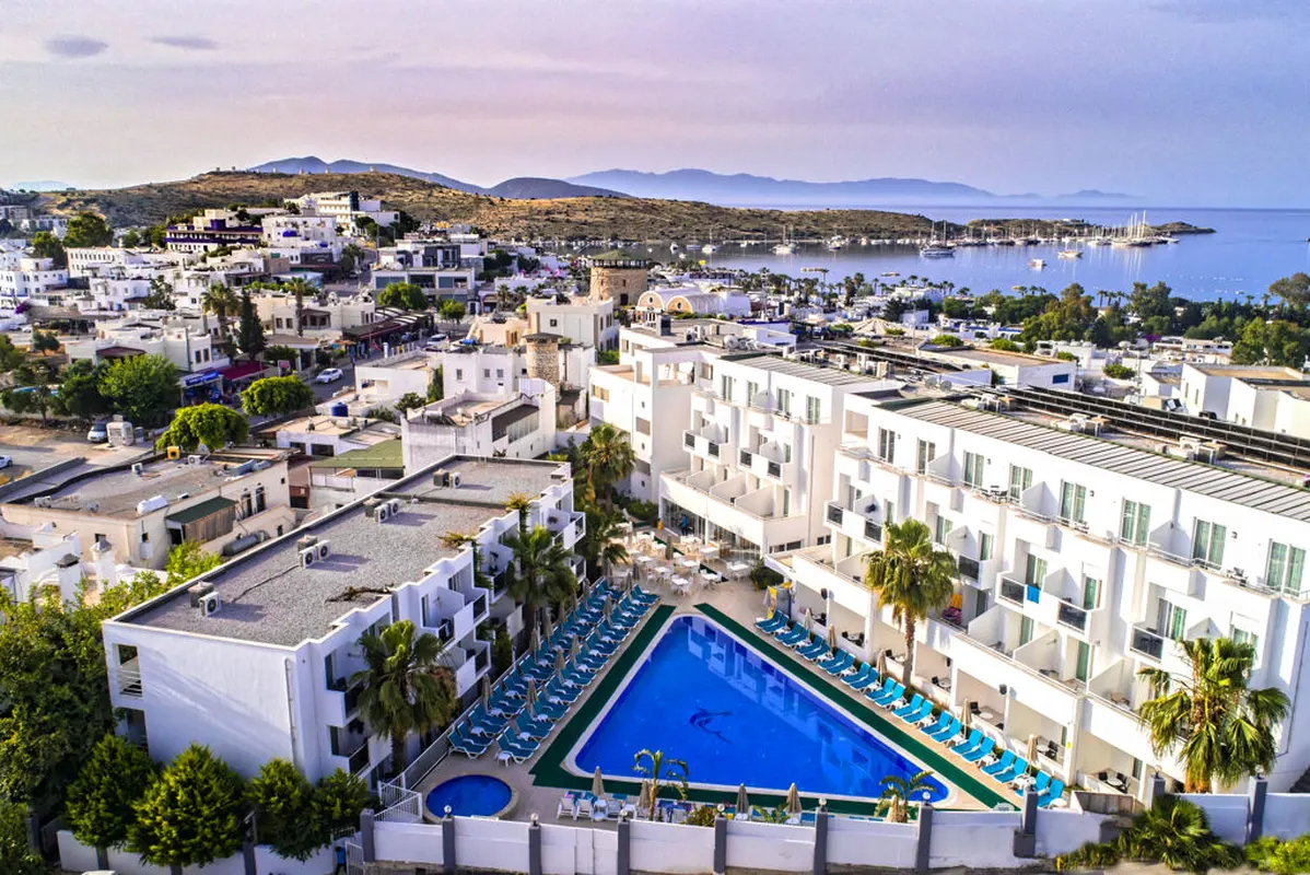 Club Shark Hotel — hoofdfoto