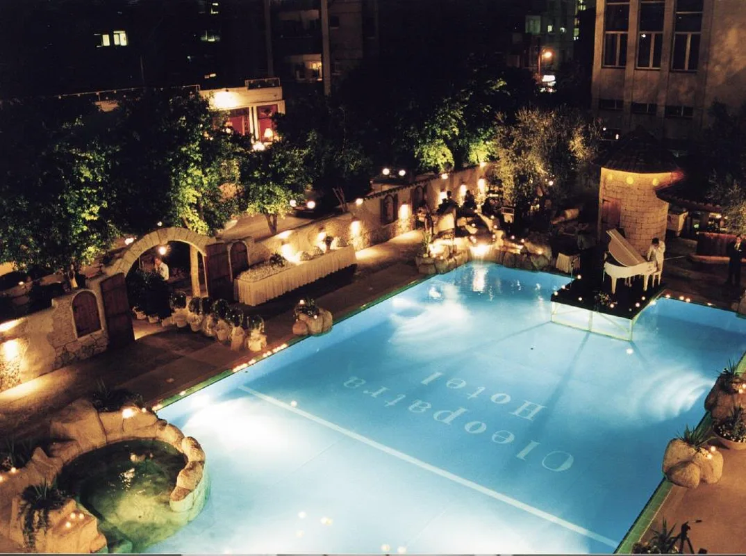 Cleopatra Hotel, hoofdfoto