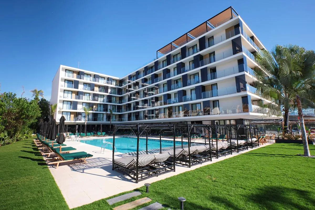 Estimar Marina Farnals 5 & Two — hoofdfoto