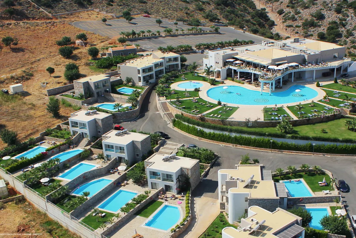 The Noverian Scenic Hilltop Villas — hoofdfoto
