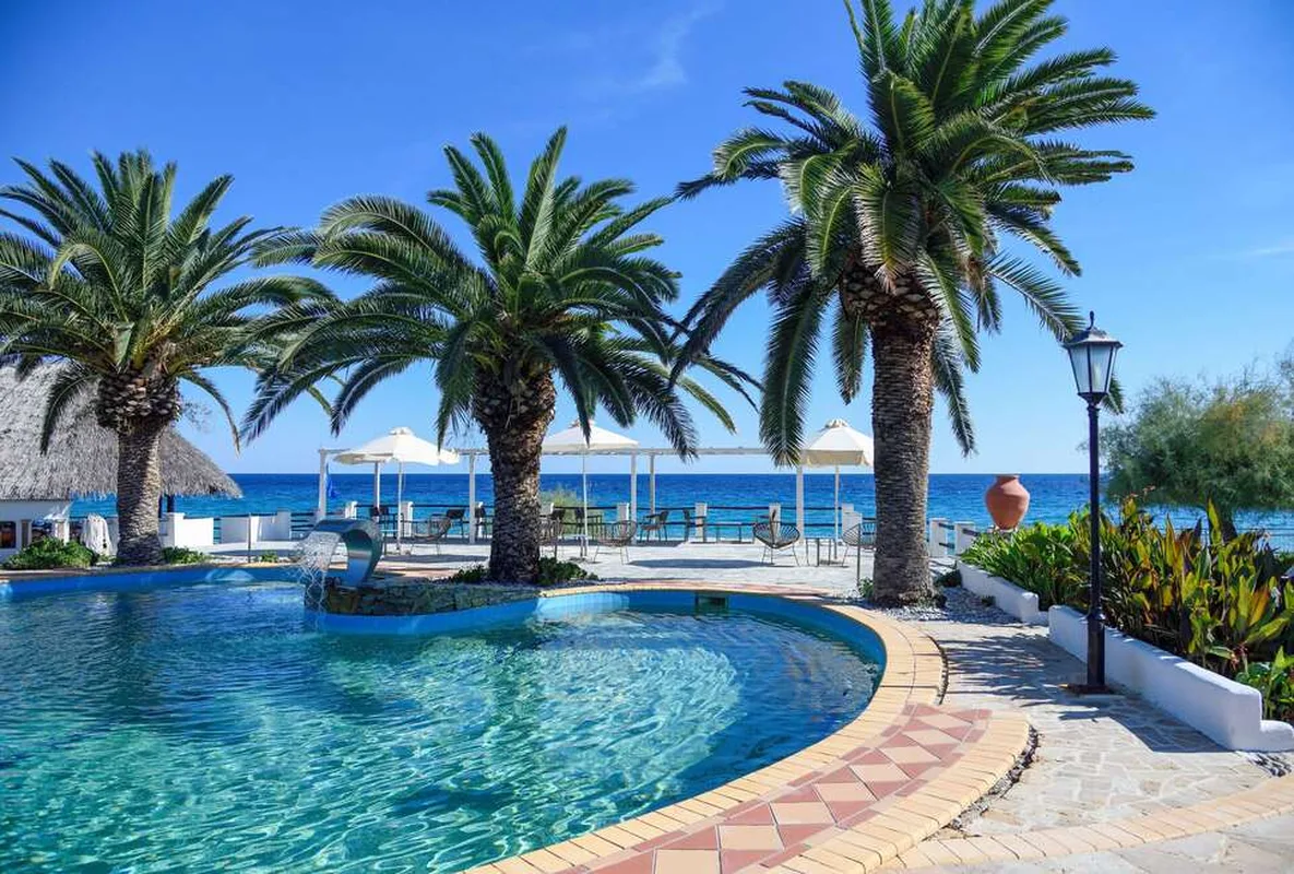 Mendi Beach Hotel — hoofdfoto
