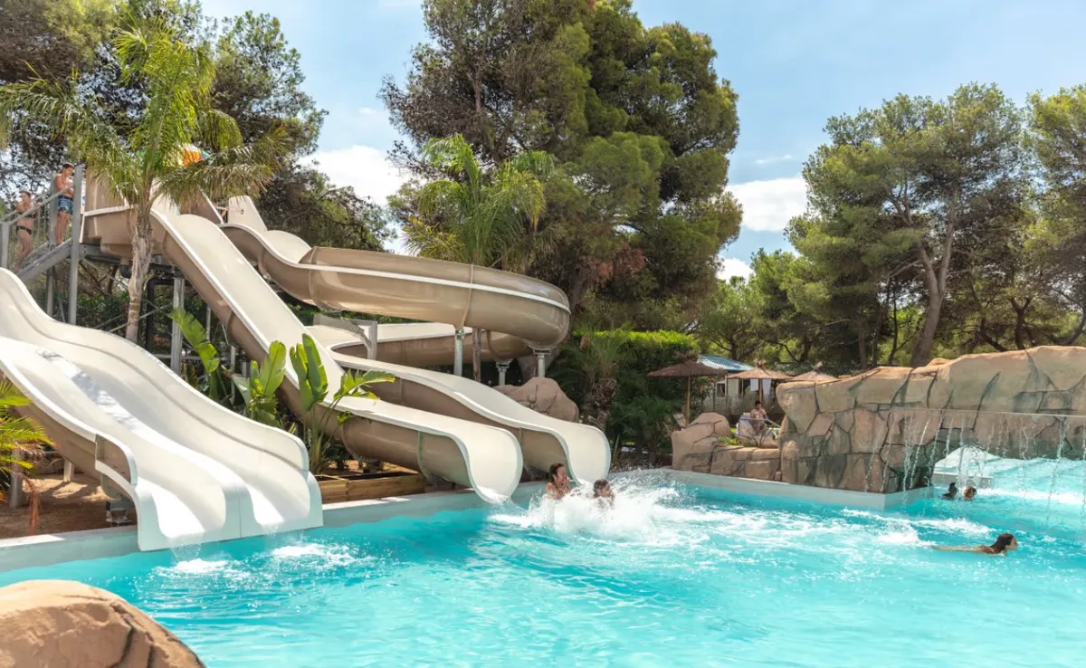 Holacamp Sitges Garrofer — hoofdfoto