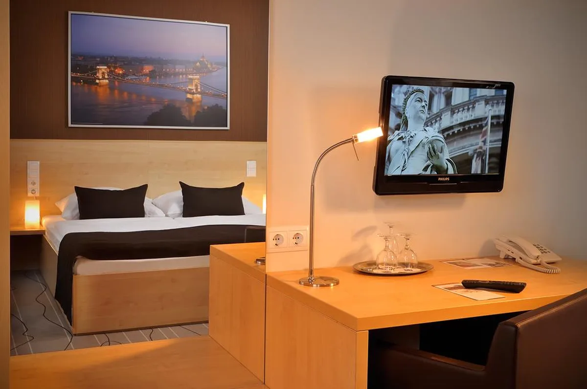 Promenade City Hotel — hoofdfoto