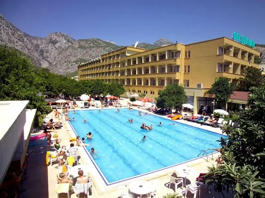 Selcukhan Kemer — hoofdfoto