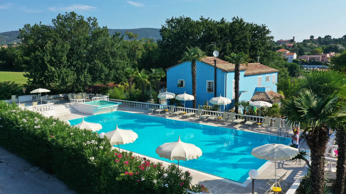 Riviera Village — hoofdfoto