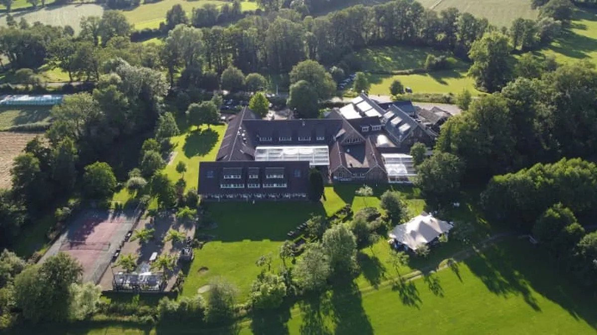 Landhuishotel en Restaurant De Bloemenbeek — hoofdfoto