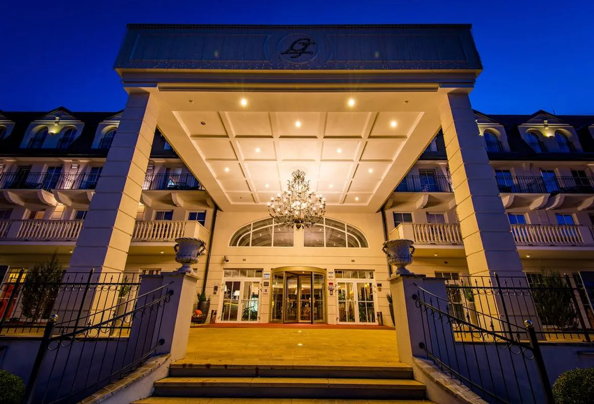 Grand Hotel Lienz — hoofdfoto