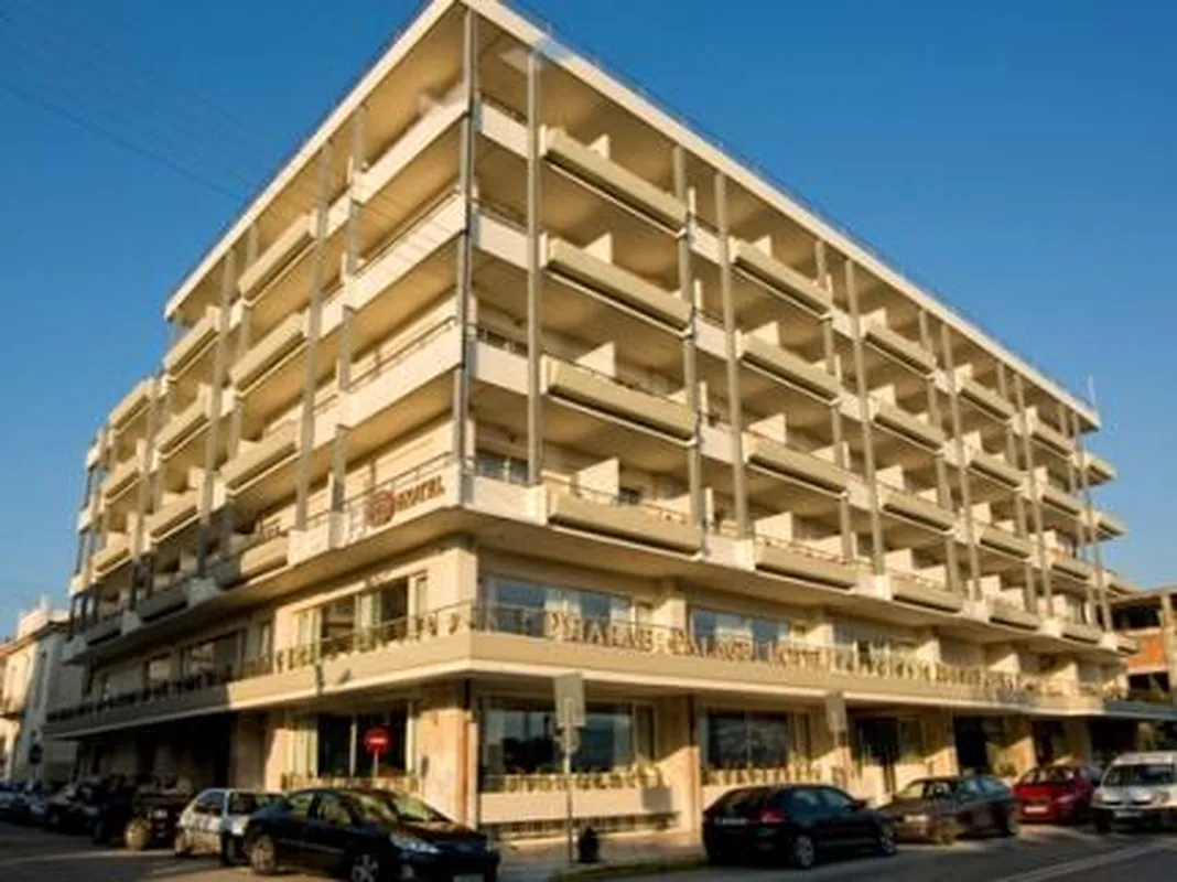 Pharae Palace — hoofdfoto
