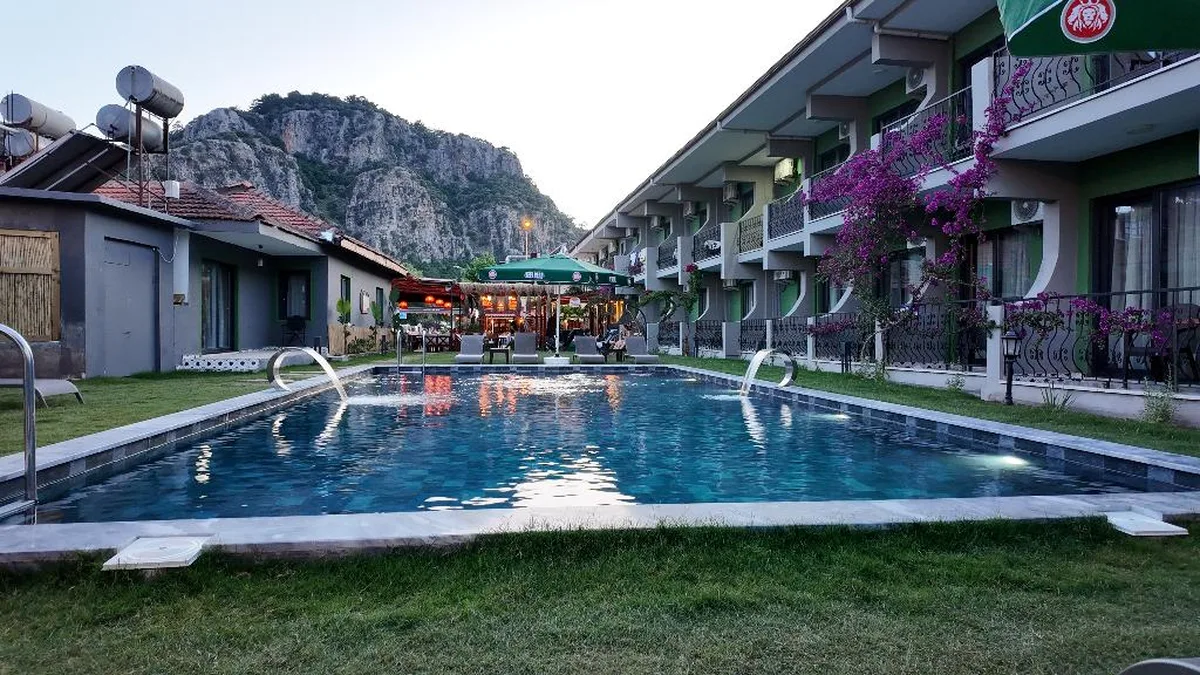 Smyrna Hotel, hoofdfoto