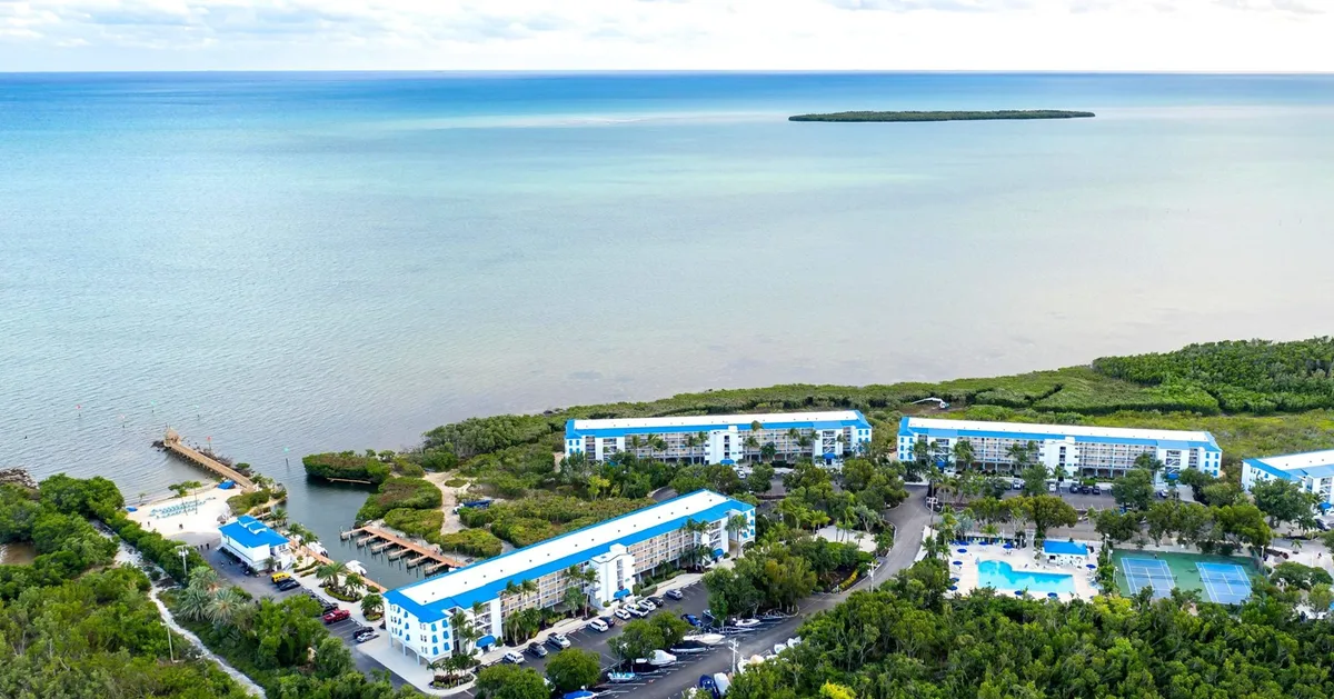 Ocean Pointe Suites at Key Largo — hoofdfoto