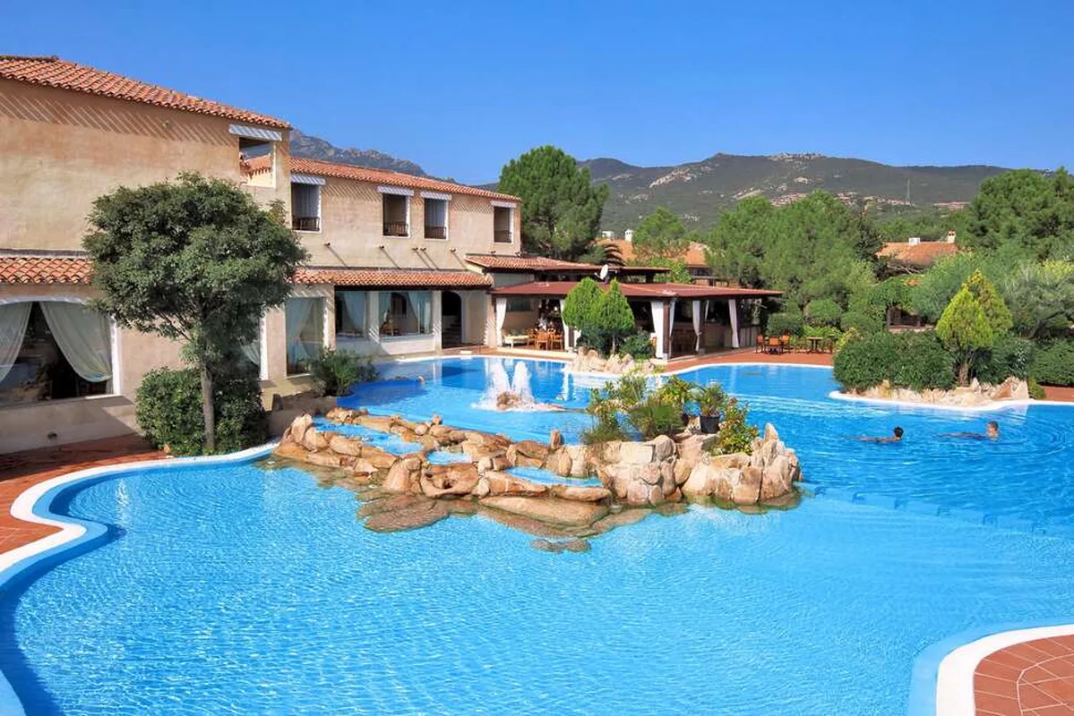 Colonna Hotel Du Golf — hoofdfoto