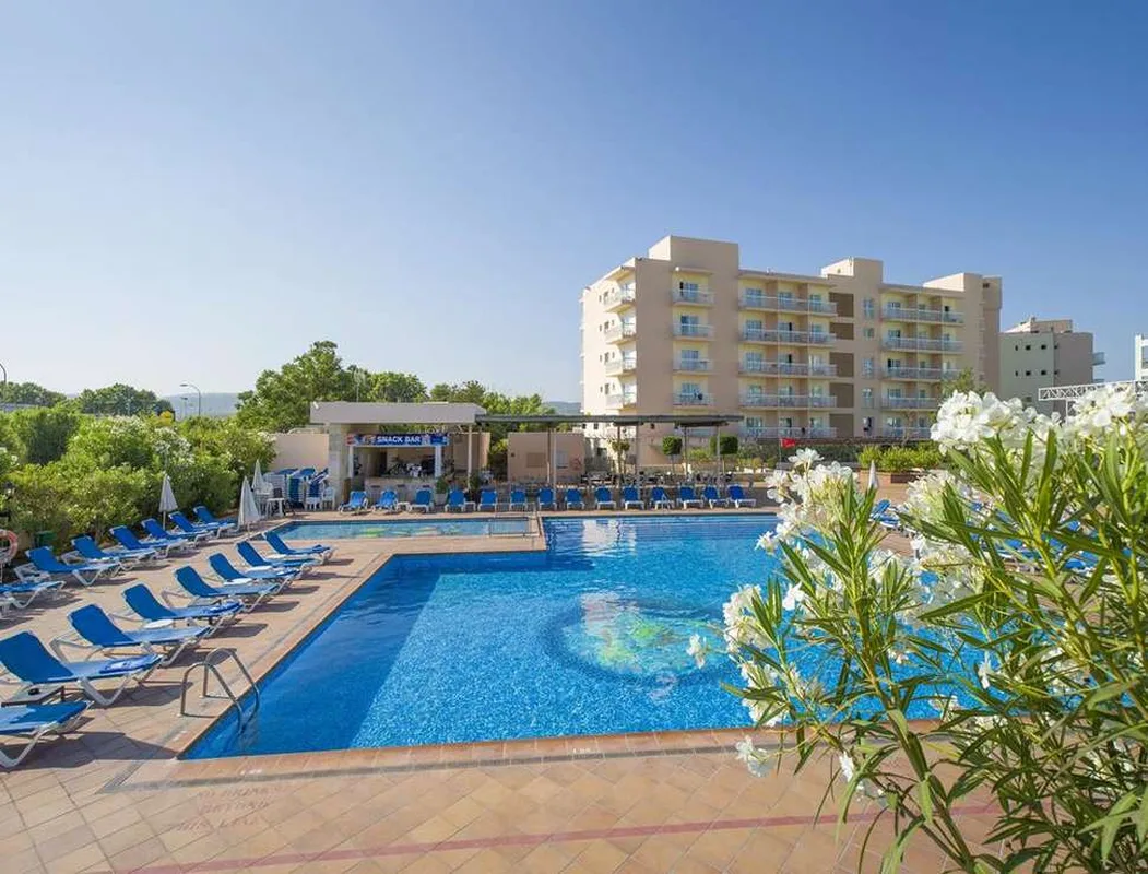 Invisa Hotel Es Pla — hoofdfoto