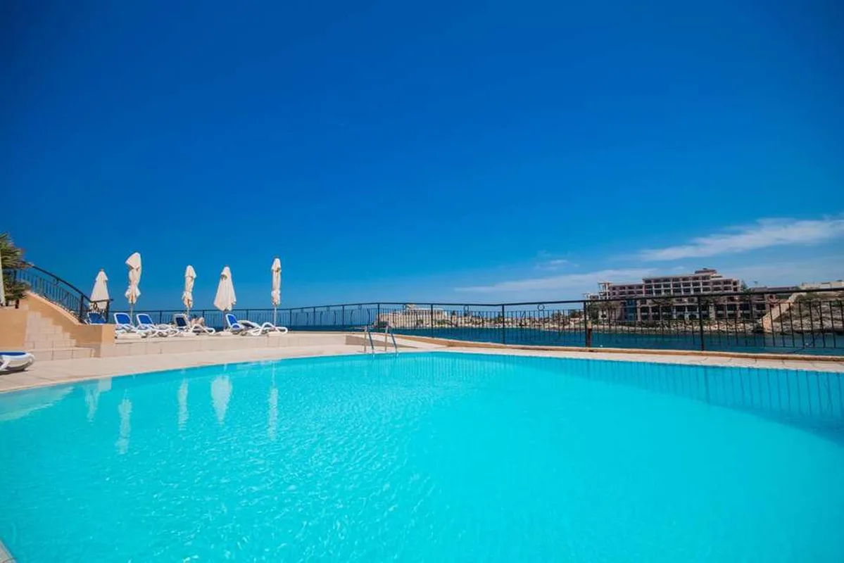 Verdi St. George's Bay Marina — hoofdfoto