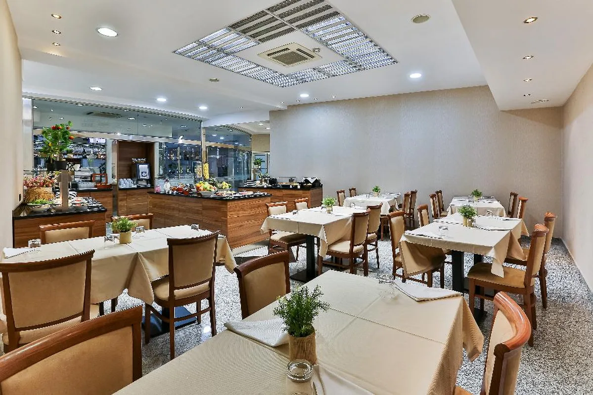 Kings Park Hotel, hoofdfoto