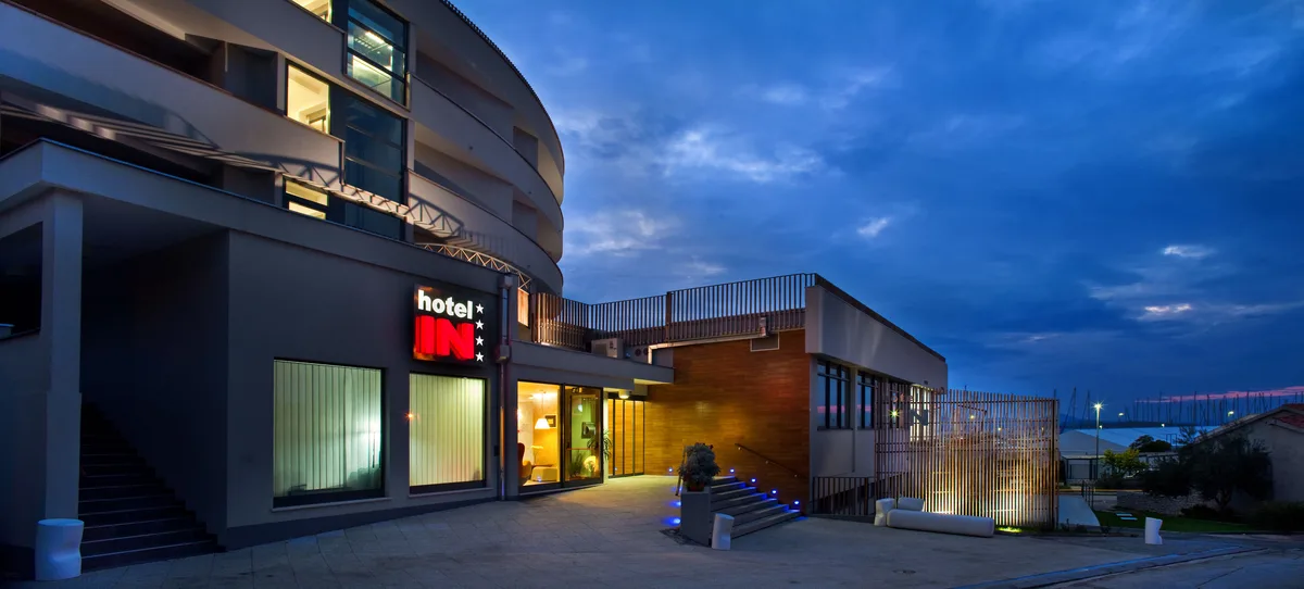 Hotel In — hoofdfoto
