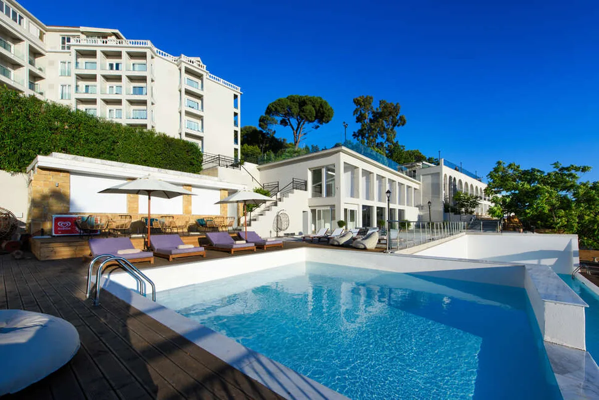 The Royal Grand Hotel — hoofdfoto