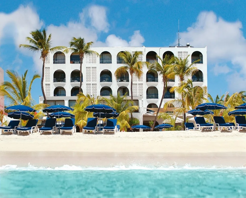 Holland House Beach Hotel — hoofdfoto