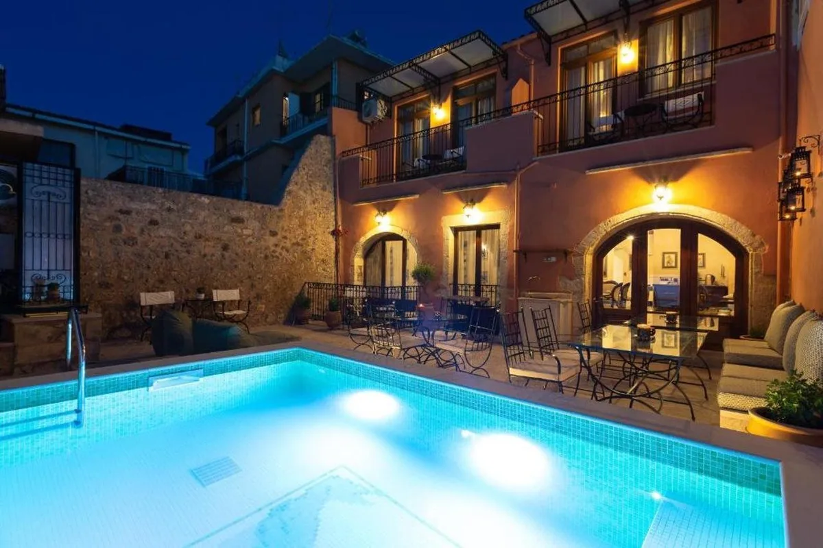 Phaedra Suites, hoofdfoto