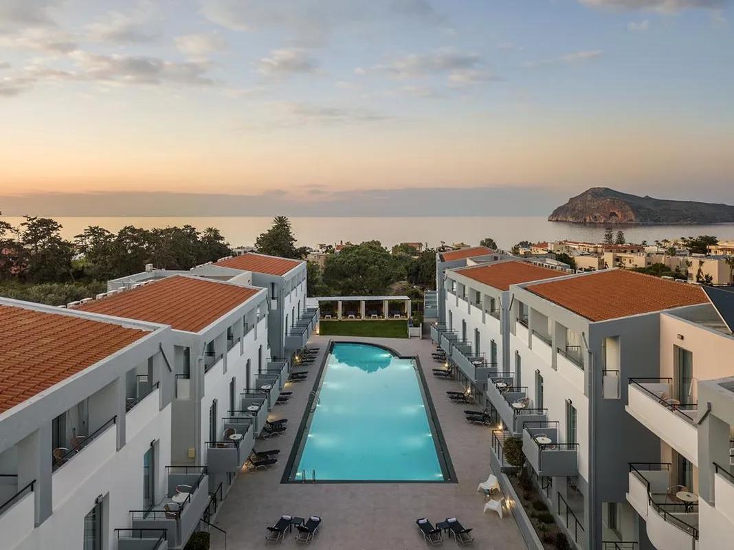 Sunrise Village Hotel — hoofdfoto