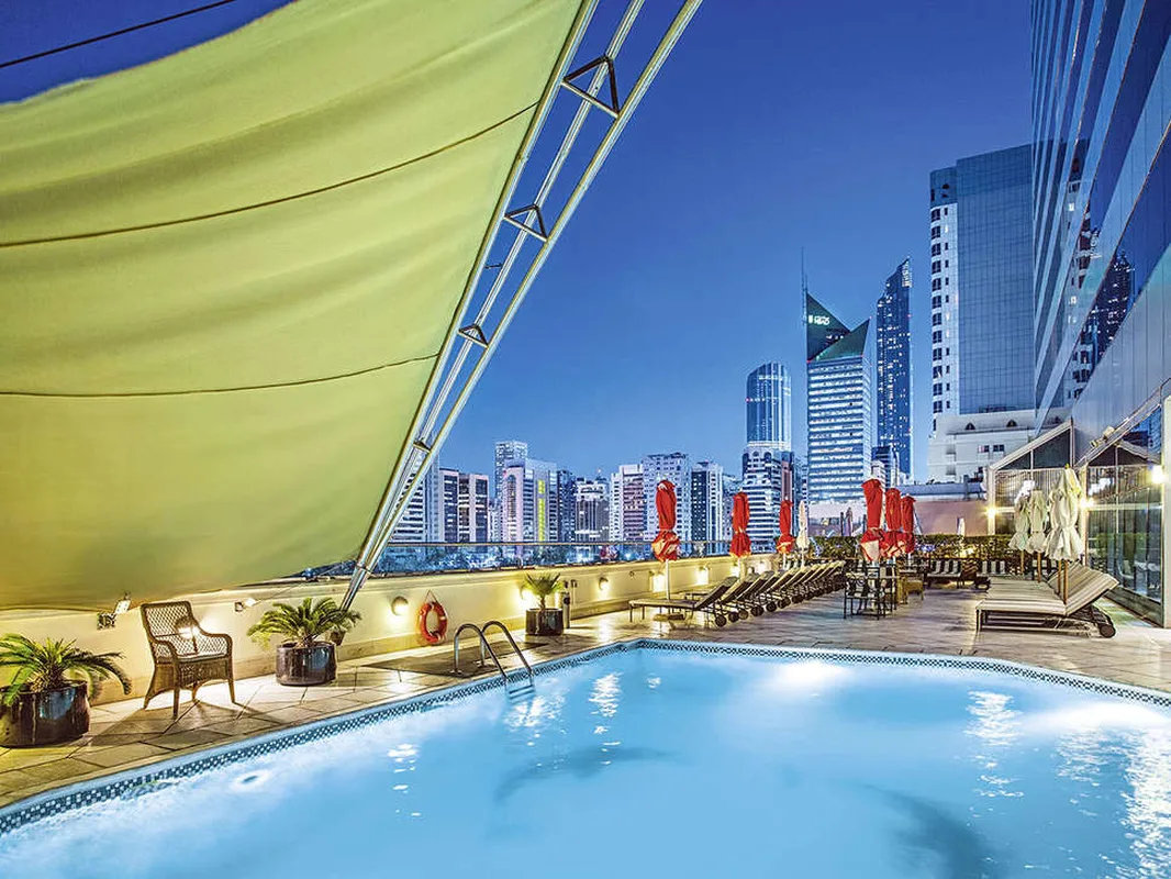 Corniche Hotel Abu Dhabi — hoofdfoto