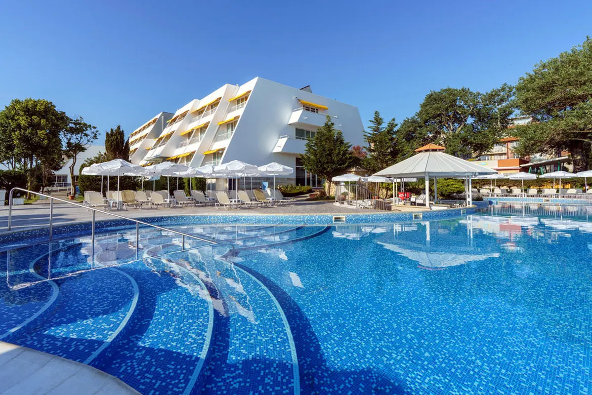 Hotel AluaSun Helios Beach — hoofdfoto
