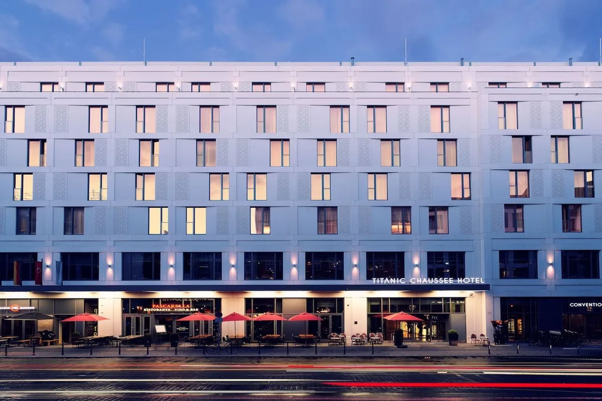 Titanic Chaussee Berlin — hoofdfoto