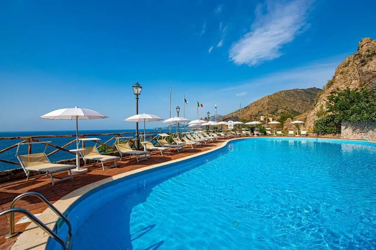 Baia Taormina Hotel — hoofdfoto