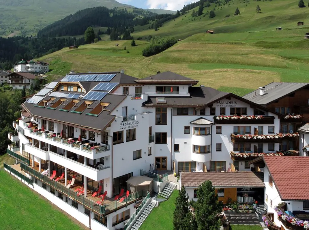 Amadeus Micheluzzi — hoofdfoto