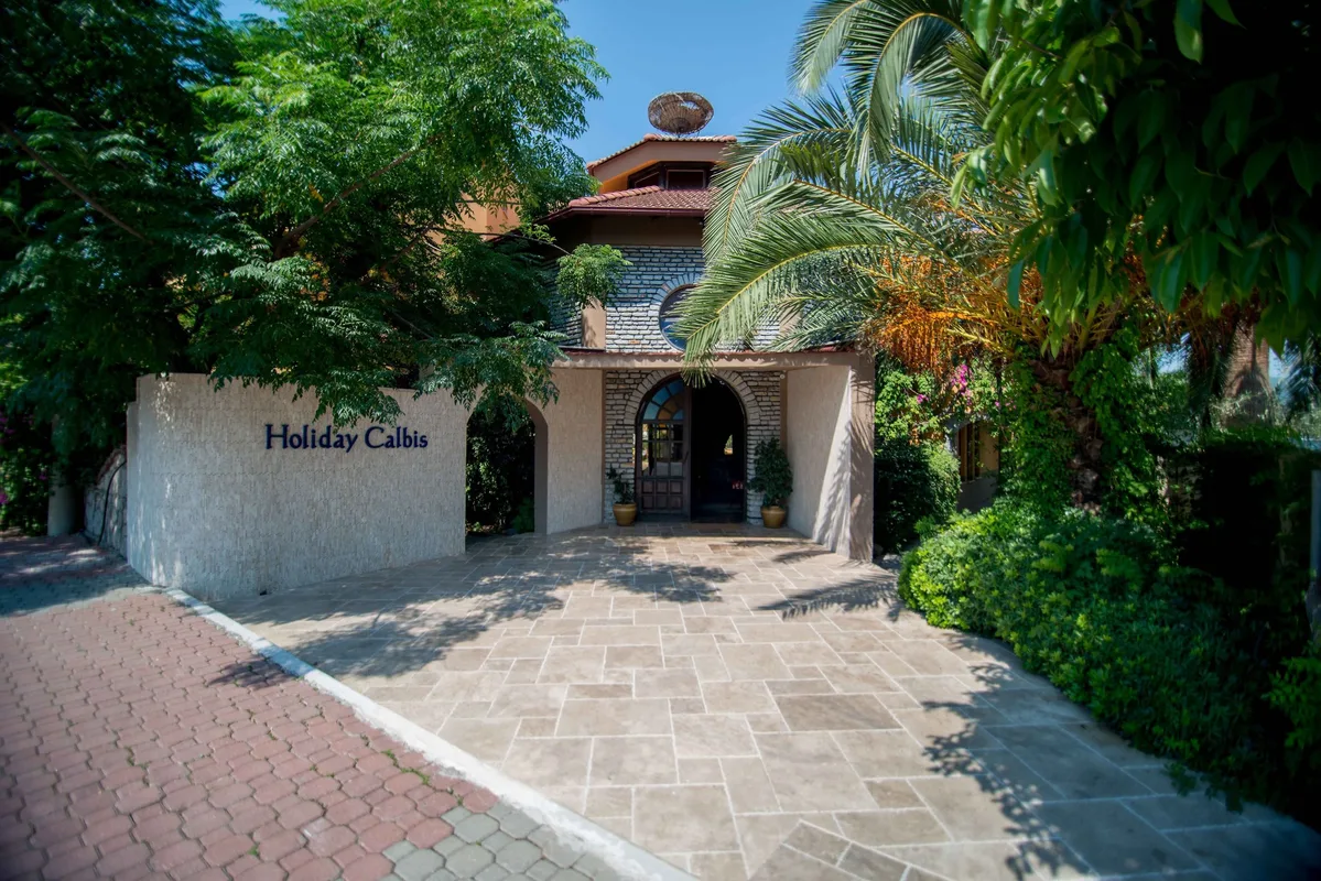 Holiday Calbis, hoofdfoto